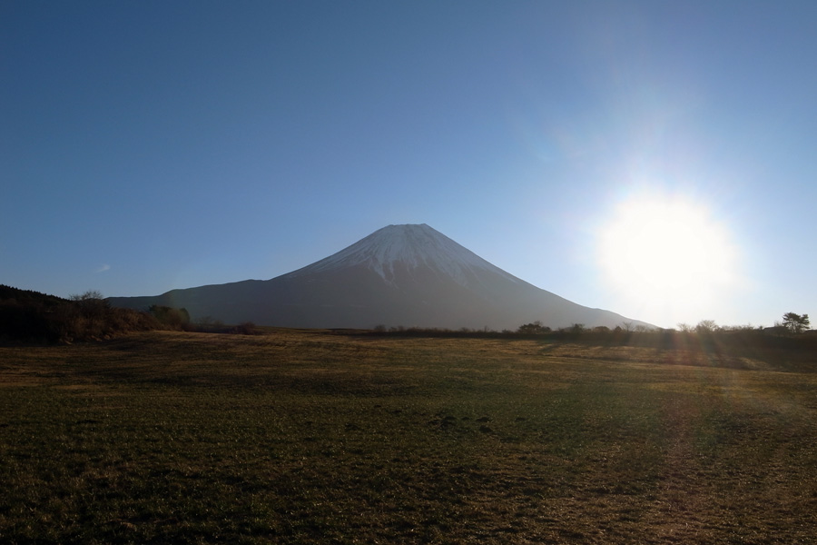 http://www.asagiri-milk.jp/uploadimage/110101fuji.jpg