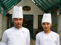 谷健次郎専務(右) 谷浩三郎常務(左)