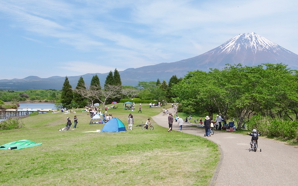 朝霧高原の営み